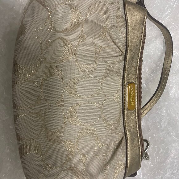 Coach Hand Clutch  - Brand New - Picture 1 of 5